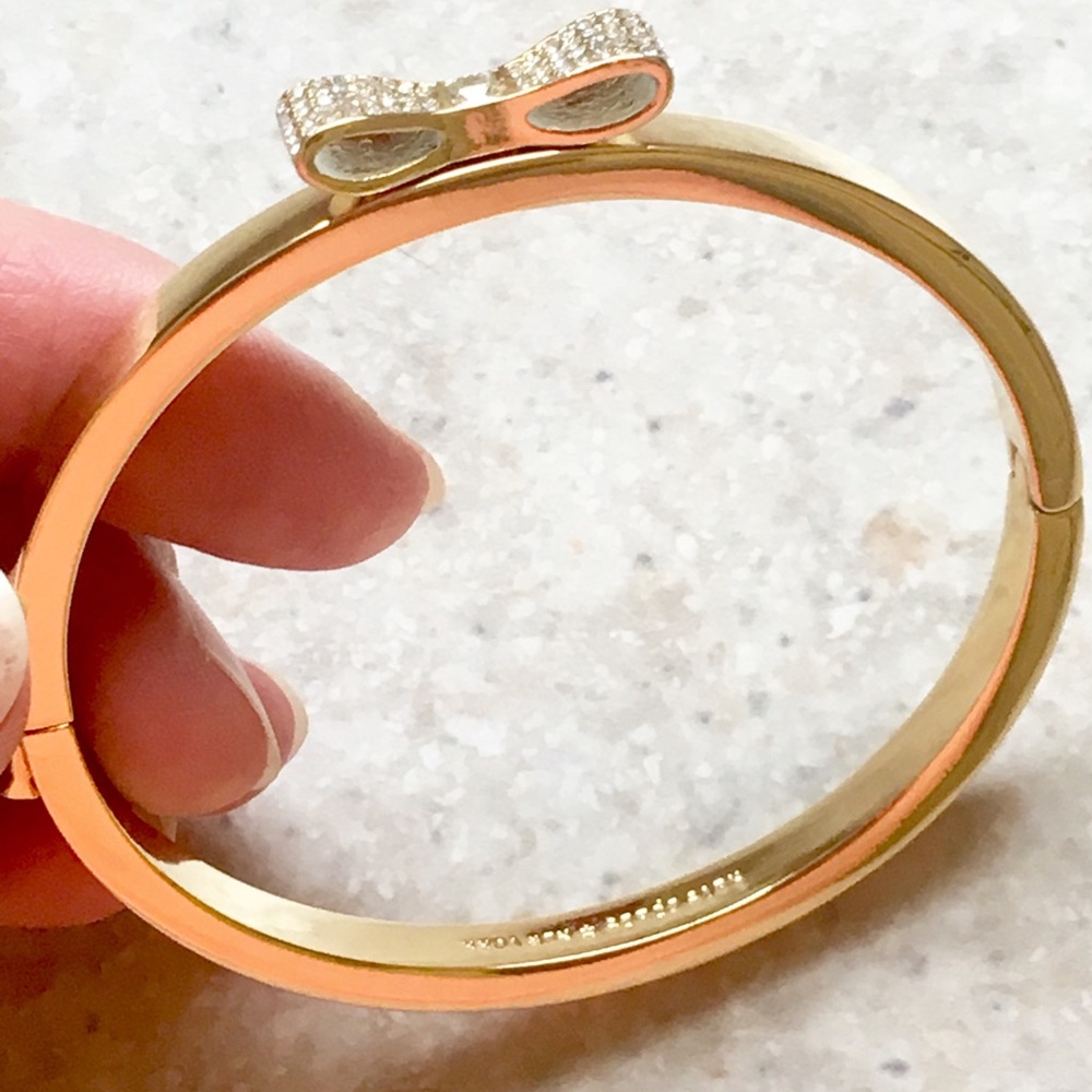 Gorgeous NWOT kate spade sparkling bow bracelet! - Picture 2 of 3